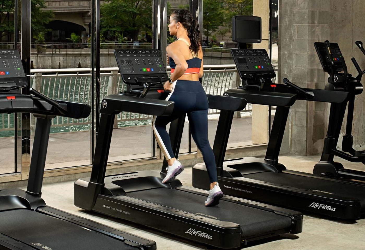 what muscle's does running work on a treadmill