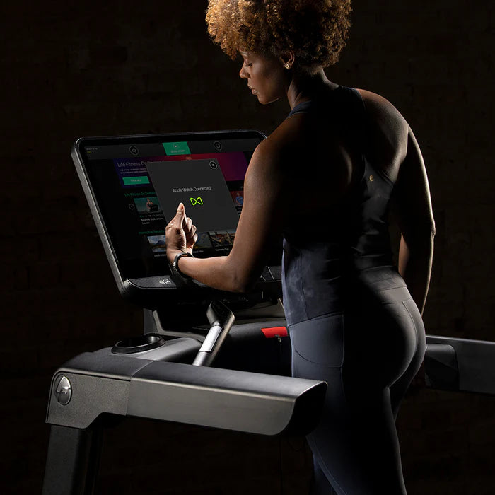 Life Fitness Club Series +Treadmill with SE4HD Console